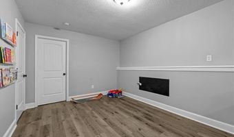 806 154th Cir, Basehor, KS 66007