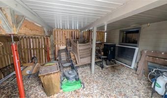 1918 Bayview Dr, Albert Lea, MN 56007