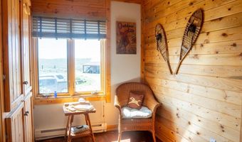 41 MARSH CREEK Rd, Cora, WY 82925
