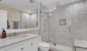 7601 PERSIMMON TREE Ln, Bethesda, MD 20817