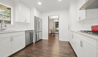 1369 Crescent Dr, Baton Rouge, LA 70806