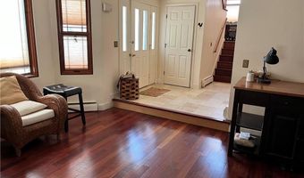 27 Venturi Grn B, North Providence, RI 02904
