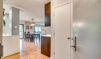 200 N PICKETT St 308, Alexandria, VA 22304
