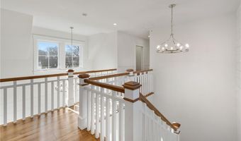 1 Knowlton Ct, Bristol, RI 02809