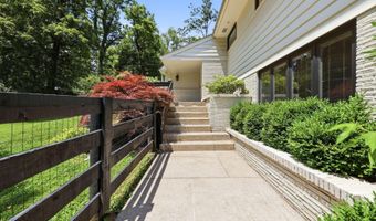 1007 Evergreen Rd, Anchorage, KY 40223
