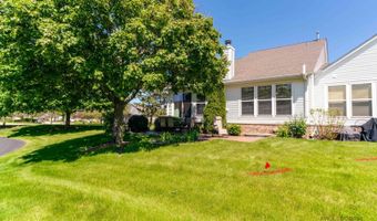 2 Tiverton Ct, Algonquin, IL 60102