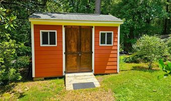 2461 Woodridge Dr, Decatur, GA 30033