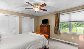 76 Lakehurst Dr, Coventry, RI 02816