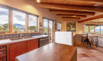100 Lobo Ranch Rd, Arroyo Hondo, NM 87513