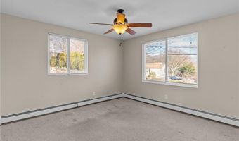 4 Cobble Hill Rd, Lincoln, RI 02865