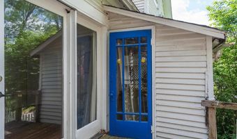 920 Grove St, Baldwin City, KS 66006
