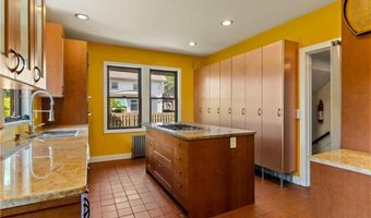 120 Smith St, Cranston, RI 02905