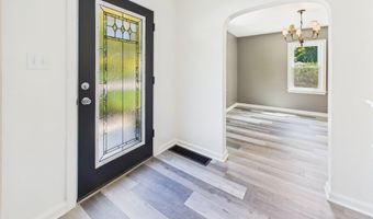 5 Willow Rd, Anderson, IN 46011