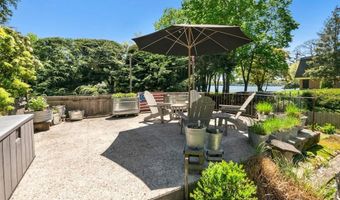 8 Seagate Rd, Darien, CT 06820
