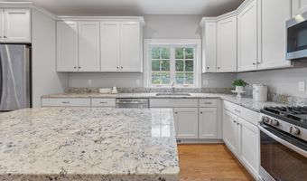 48 Willow St, Cheshire, CT 06410