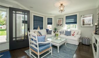 6 Bayside Ave, Newport, RI 02840