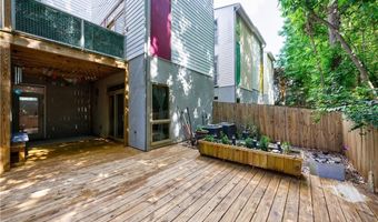 1380 Stirling Cir NW 26, Atlanta, GA 30318