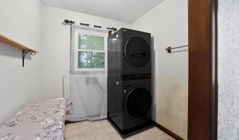 6 DONNA Dr, Bear, DE 19701