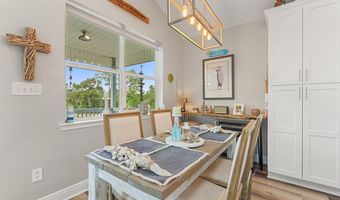 4039 Bonita St, Bay St. Louis, MS 39520