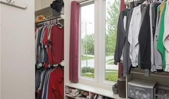 4417 N 141st St, Basehor, KS 66007