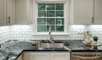 1038 SMITH Rd, Afton, VA 22920