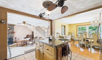 163 Winterberry Rd, Narragansett, RI 02874