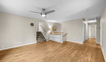 640 Ash St, Algonquin, IL 60102