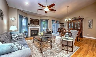 61 Pondview Cir 61, Beacon Falls, CT 06403