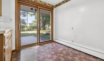 521 W SENECA Dr, Appleton, WI 54911