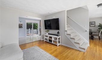 24 Cobblestone Ter, Coventry, RI 02816