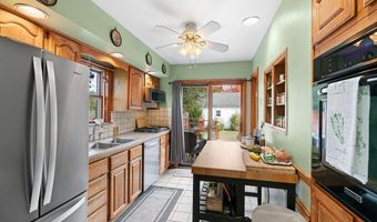 29 E GLOUCESTER Pike, Barrington, NJ 08007