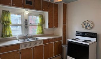 915 McKinley Blvd, Alton, IL 62002