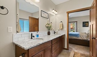 200 DANCING LIGHTS Ln, Athol, ID 83801