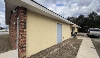 1306 Shull St, Ava, MO 65608