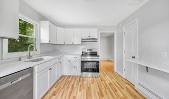 27 Skyline Dr, Brookfield, CT 06804