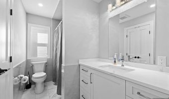 33 Coyne Ct, Bergenfield, NJ 07621