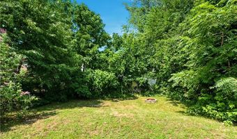 82 Dyer Ave, East Providence, RI 02915