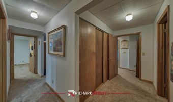 215 44th St N, Cody, WY 82414