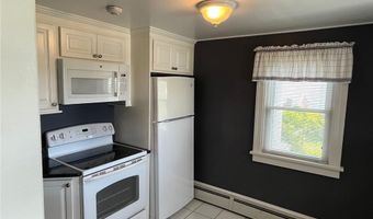 249 Tuckerman Ave 5, Middletown, RI 02842