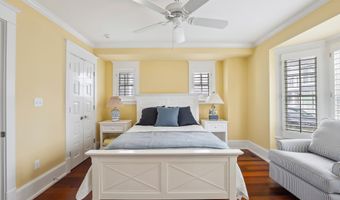 73 E 25th St, Avalon, NJ 08202