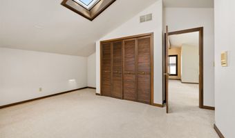 271 N McClellan St 105, Auburn, IN 46706