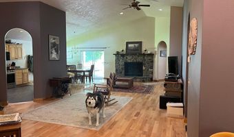 927 Bear Claw Rd, Clark Fork, ID 83811