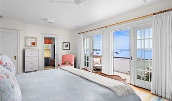 115 Washington St, Newport, RI 02840