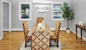 123 Stone Gate Dr, North Kingstown, RI 02852