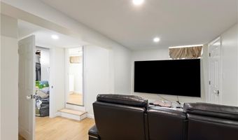 141 Woodward Ave, East Providence, RI 02914