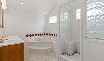 9 Oriole Dr, Agency, MO 64401