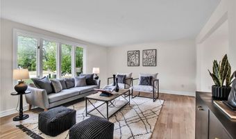 10 San Mateo Ct, Amherst, NY 14051