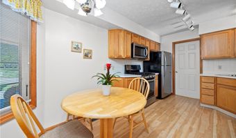 118 Ambleside Way, Amherst, OH 44001