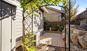 1217 SW Bryanwood Pl, Bend, OR 97702