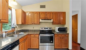 36 Stony Ln, North Kingstown, RI 02852